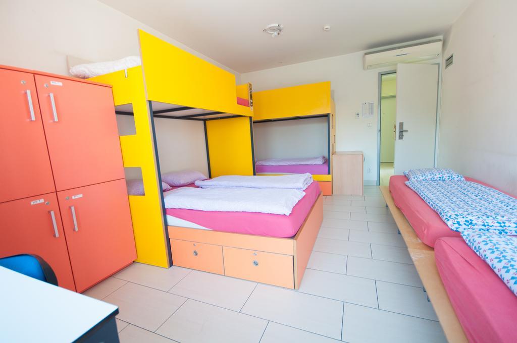 Simbol Rooms With Free Private Parking Laibach Zimmer foto