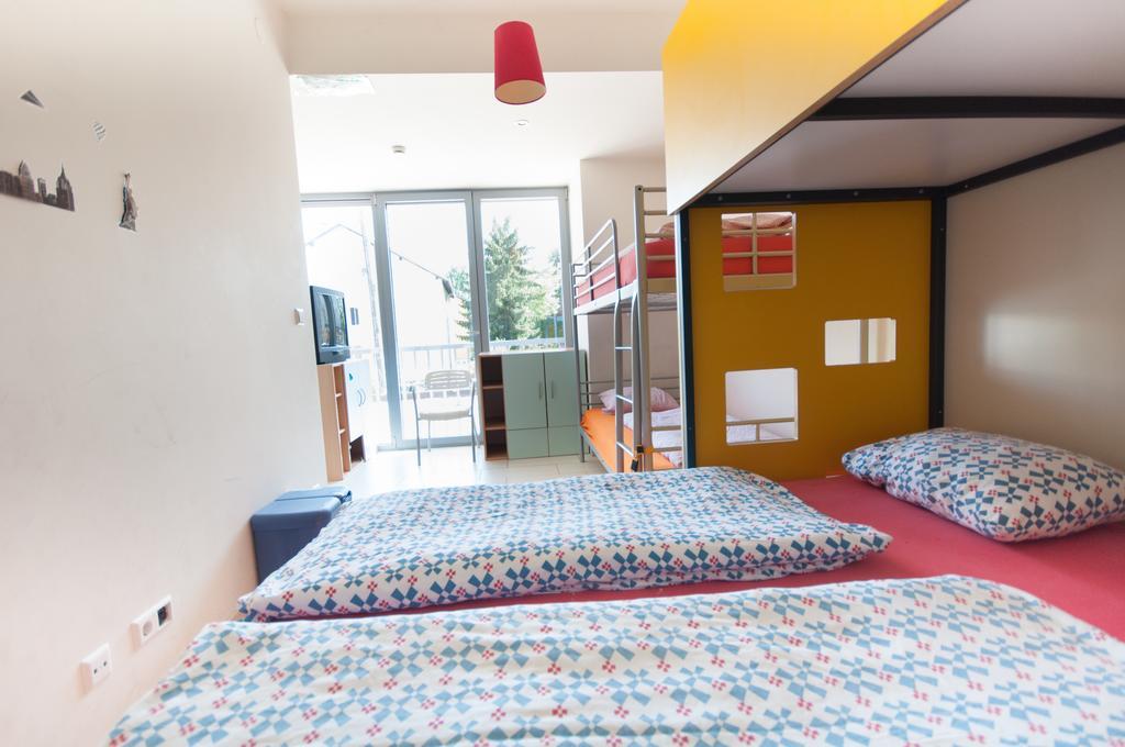Simbol Rooms With Free Private Parking Laibach Zimmer foto