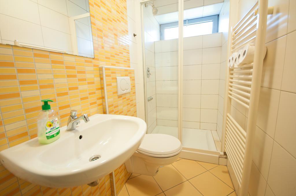 Simbol Rooms With Free Private Parking Laibach Zimmer foto