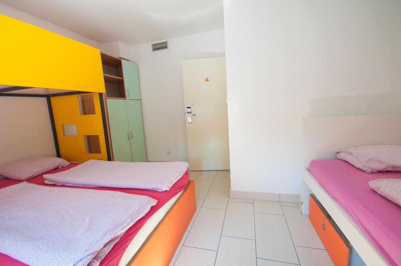 Simbol Rooms With Free Private Parking Laibach Zimmer foto