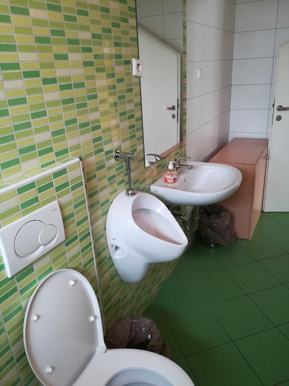 Simbol Rooms With Free Private Parking Laibach Exterior foto